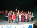 vignette 1re Fte de la Pomme : les enfants de l'cole Diwan chantent en breton pour l'inauguration