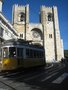 vignette Cathdrale Santa Maria Maior de Lisbonne et tramway ligne 28