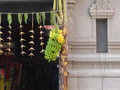 vignette Entre du Temple hindou et rgime de bananes  Negombo