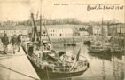 vignette Carte postale ancienne - Brest, le port de commerce et le quai de la douane vers 1908