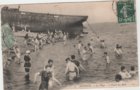 vignette Carte postale ancienne - Brest, Kermor, la plage, l'heure du bain