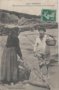 vignette Carte postale ancienne - Carantec, Marie Jeanne La pcheuse de crevettes et son bonhomme