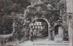 vignette Carte postale ancienne - Landevennec, porte d'entre du chateau