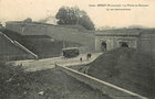 vignette Carte postale ancienne - Brest, la porte du Conquet et les fortifications